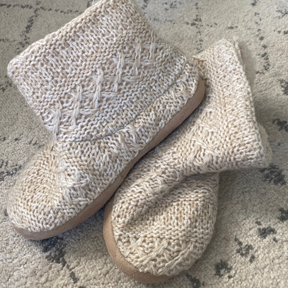 Comfy cream slippers